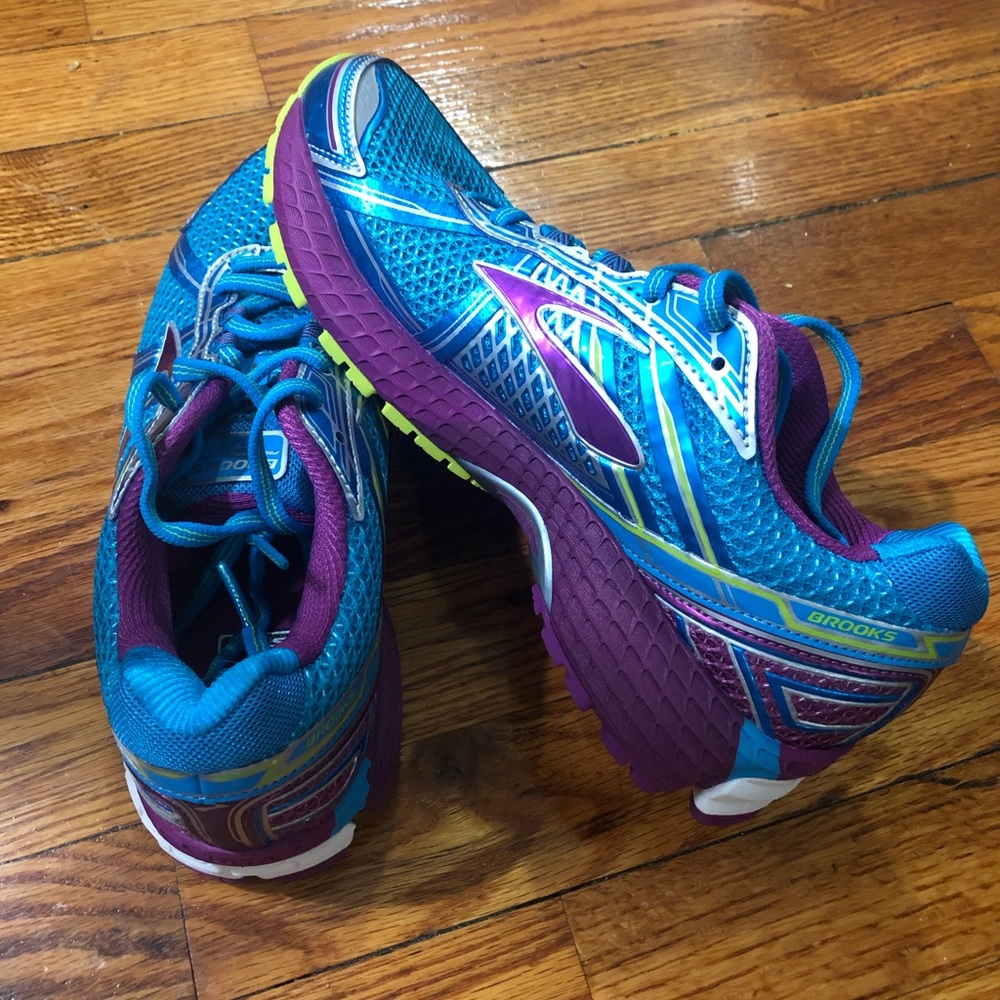 Brooks Adrenaline GTS 15 - Women’s size 8